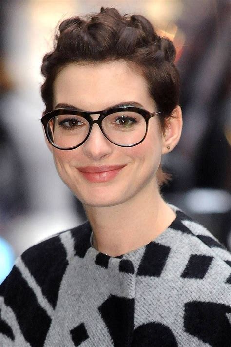 Anne Hathaway Look Book Anne Hathaway Haircut Anne Hathaway Hair