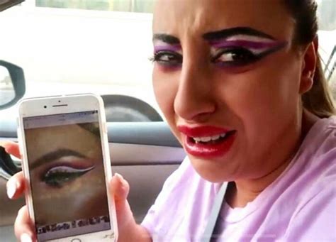 75 Makeup Fails That Are Borderline Scary