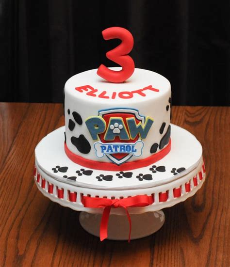 Paw patrol is on a roll, and these themed cakes are ready for action — birthday party action! Paw Patrol Cake - Cakes By Caralin