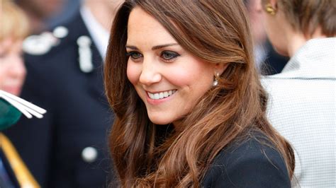 Kate Middleton Uses A Surprising Trick To Treat Her Morning Sickness