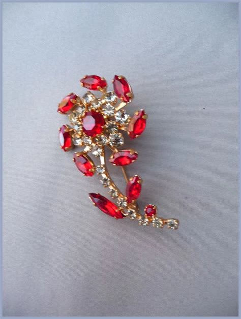 Beautiful Vintage Rhinestone Flower Pin Hiptobeold Ruby Lane