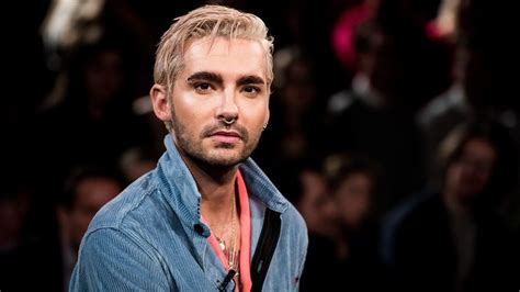 Bill kaulitz, the evolution of his looks the singer of tokio hotel, bill kaulitz, is particularly known for his ability to have all looks more extravagant than the others over the years. Bill Kaulitz: Tokio Hotel-Star zeigt sich NACKT!