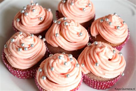 Cupcakes Met Roze Buttercream Frosting Kaya Quintana Nl