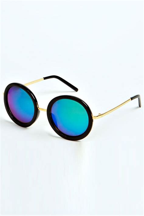 20 Mirrored Sunglasses That Will Make Your Summer Look Mirrored Sunglasses Sunglasses Round