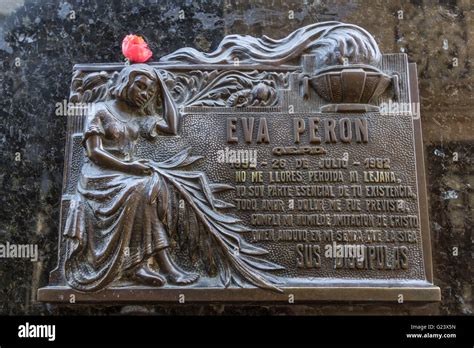 Evita Perón Tumba Monumento En El Cementerio De La Recoleta Buenos