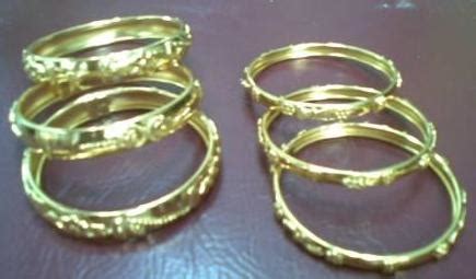 Mimpi menemukan cincin emas yang indah rasanya memang membuat kita senang karena emas identik dengan perhiasan cantik yang dapat menjadi simbol bahwa seseorang memiliki harta melimpah. Mimpi Tentang Mahkota Dsb | dunia islam