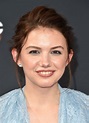 Hannah Murray | Zoom In on All the Elegant Beauty Looks From the Emmys ...