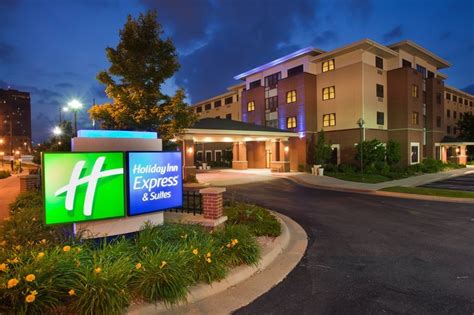 Holiday Inn Express And Suites Springfield 1 Reviews 1117 E Saint