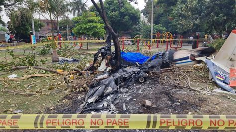The Pilot Of A Colombian Aerospace Force Aircraft That Fell And Caught
