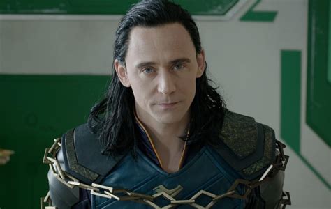 Tom hiddleston transformação para loki, cabelo. Tom Hiddleston Says Loki Series Has Plenty in Store | The ...