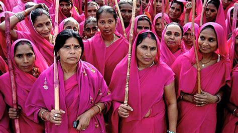 Gulabi Gang Indias Women Warriors Arts And Culture Al Jazeera