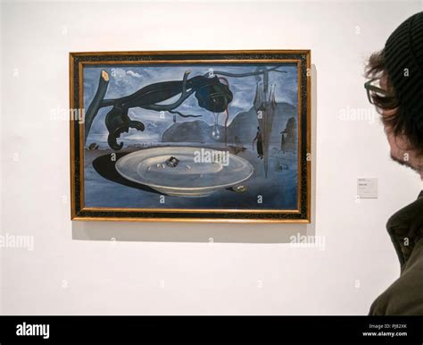 Salvador Dalí El Enigma De Hitler El Museo Reina Sofía Madrid