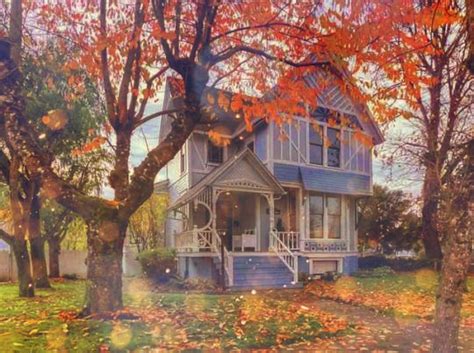 🍂witchy Autumns🌙 Victorian Homes Pretty House Victorian Style Homes