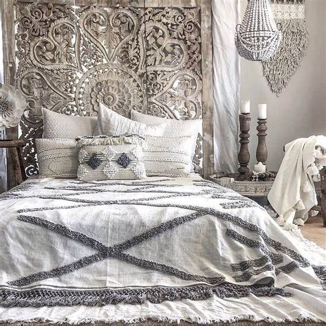 31 Mesmerizing Bed Headboard Designs To Beautify Your Bedroom