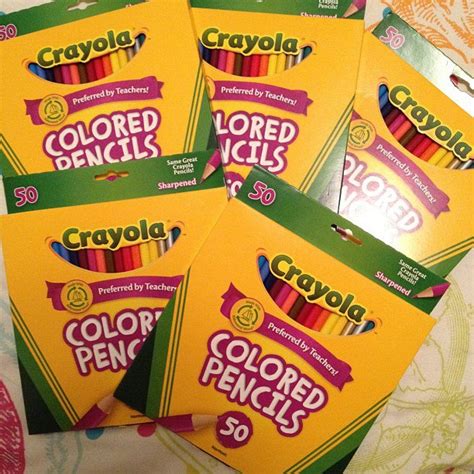 ♦ Urbane Mannequin ♦ Back To School Edition Crayola 50 Colored Pencils