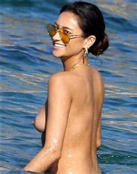 Nackt Shay Shariatzadeh 