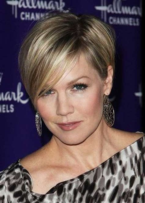 30 Best Short Haircuts For Women Over 40 Short Hairstyles 2018 2019