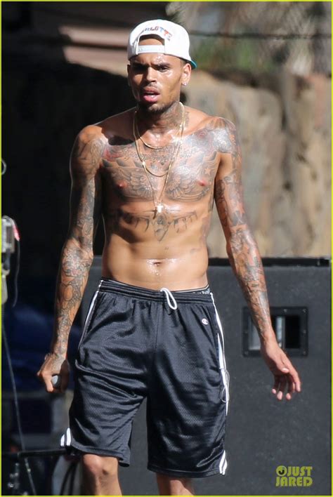 Chris Brown Shirtless For Hawaiian Rehearsal Photo Chris