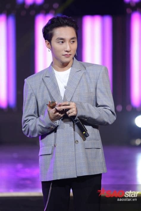 Anh đã có 2 lần giúp ca khúc việt nam. Pop star Son Tung M-TP wins SBS PopAsia 2017 - News VietNamNet