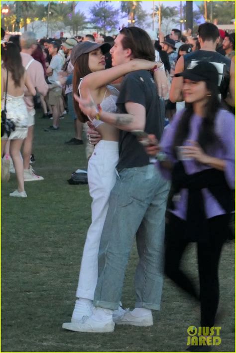 Brooklyn Beckham And Hana Cross Show Pda At Coachella 2019 Photo 4272937