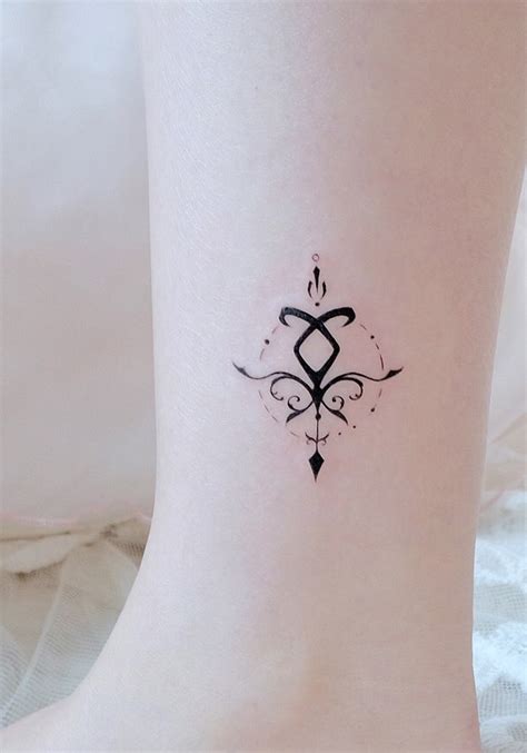 53 Small Meaningful Tattoo Design Ideas For Woman To Be Sexy Page 27
