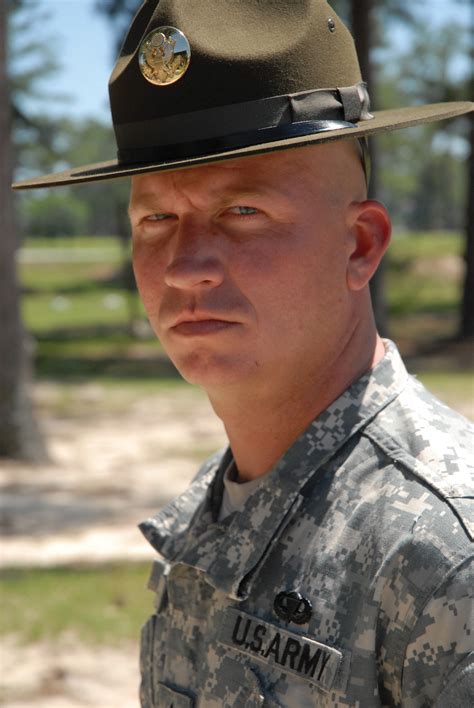 Recruiters Become Drill Sergeants Article The United States Army