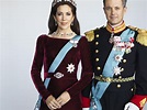 Mary de Dinamarca recurre a su vestido más icónico para el retrato oficial