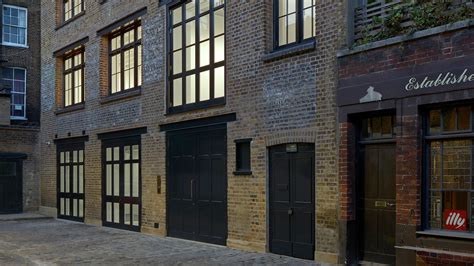 Tour A Gorgeous Victorian Mews House Turned Gallery In London
