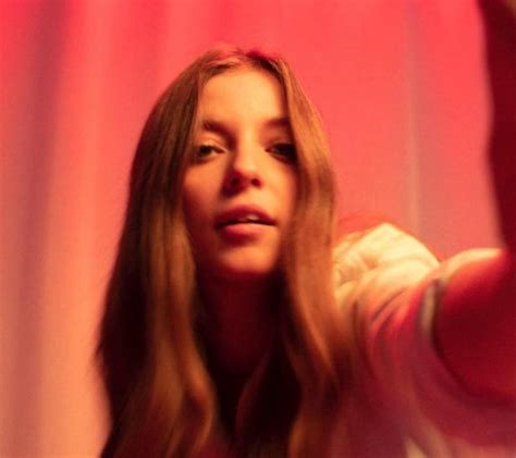jade bird performs two tunes during her vevo dscvr live session
