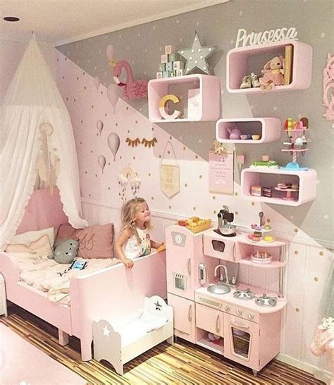 A Cute Toddler Girl Bedroom With Many Diy Ideas This Montessori Room