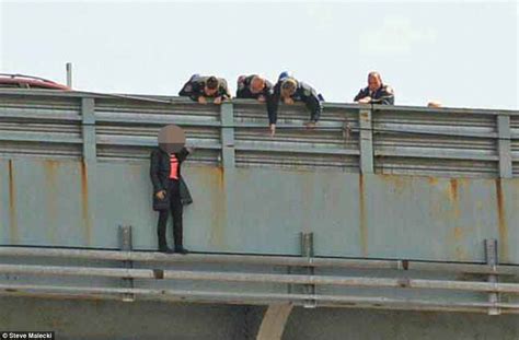 Nypd Talk Woman Out Of Jumping To Her Death Off Kosxiuszko Bridge Daily Mail Online