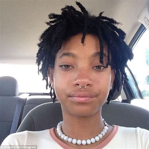 Kendall Jenner Face Swaps With Willow Smith On Snapchat Daily Mail Online