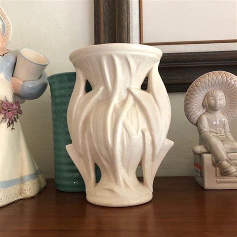 Vintage Mccoy Pottery Art Deco White Leafy Vase Etsy Pottery Art