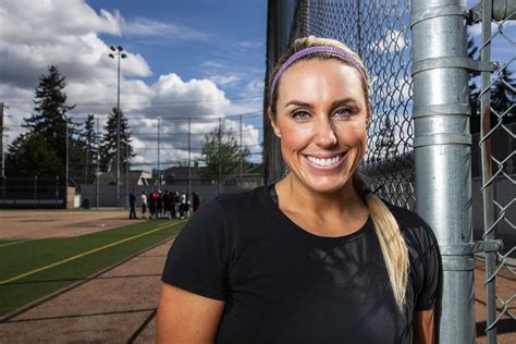 Husky Legend Danielle Lawrie Pitching Again With Hopes Of Making The