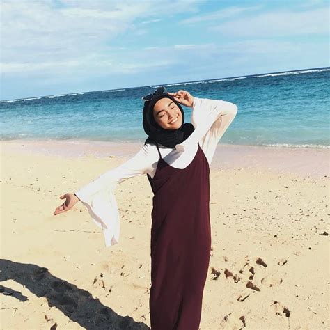 Kala ingin liburan ke pantai, tak sedikit wanita berhijab bingung harus mengenakan apa. 7,929 Likes, 22 Comments - Sharifah Rose Sabrina ...