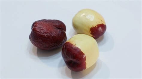 Jujube Fruit Chinese Date How To Eat It And What It Tastes Like