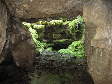 Bruntscar Cave The Hole Behind The Barn Dales Rocks