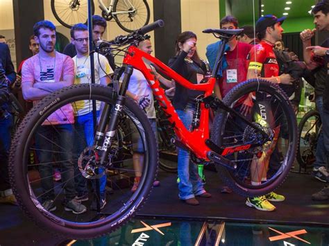 Our mission is to partner with management teams and financial sponsors to build long term value in our companies. Audax Party agita segunda noite da Bike Brasil com ...