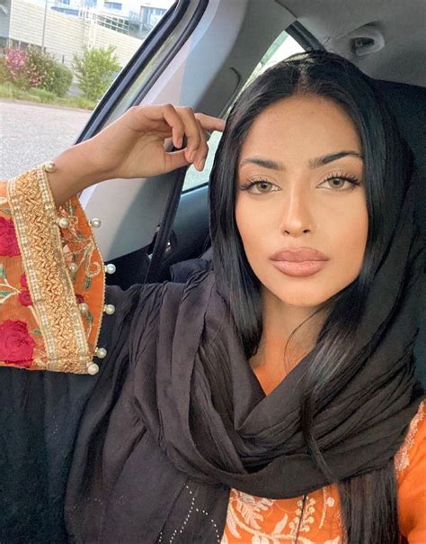 𝘡𝘈𝘏𝘐𝘙𝘈𝘏 🌘 arabian beauty women arab beauty pretty people
