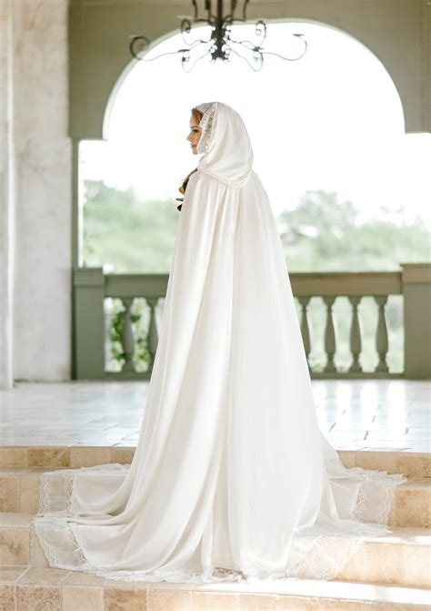 4 Ide Model Hijab untuk Gaun Pengantin Modern - Wedding Market