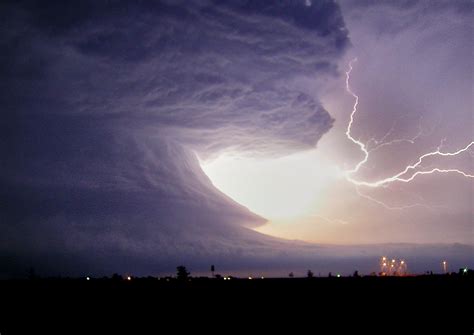 How Do Pilots Deal With Thunderstorms The Points Guy