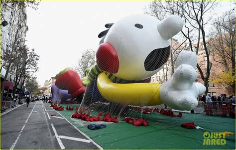 Check spelling or type a new query. Yes, Singers Lip Sync on the Macy's Thanksgiving Day ...