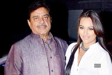 Shatrughan Sinha Sonakshi Speaks About Her Father