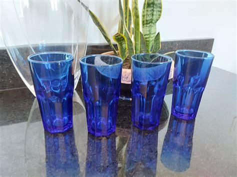 beautiful french made arcoroc cobalt blue paneled glass tumblers the bottom half has 8 arched