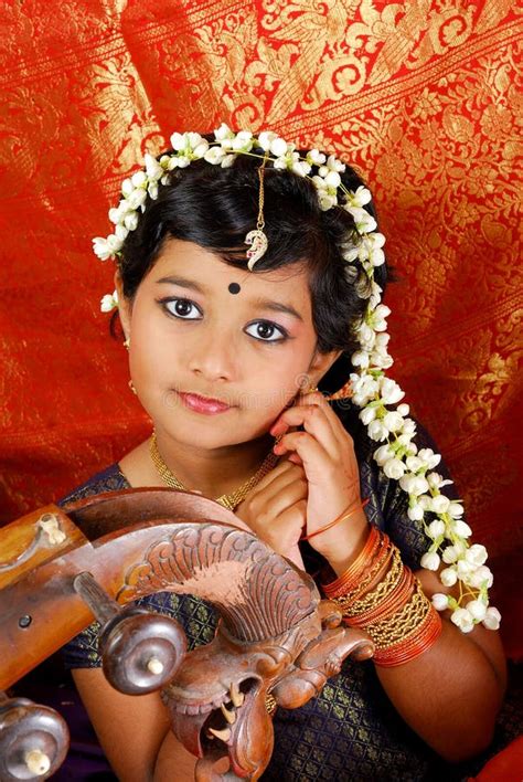 Jeune fille indienne photographie éditorial Image du jeune