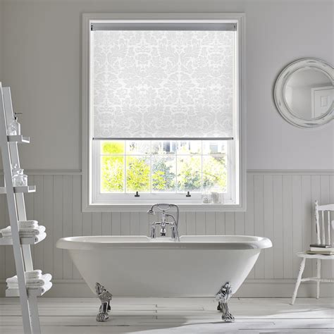 30 Window Coverings For Bathroom Decoomo