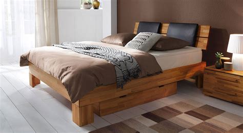Wir haben in den letzten tagen den traum unserer tochter verwirklicht heute zeige ich euch wie ihr aus ein paar ikea kallax regalen und ein paar brettern ein tolles halbhohes bett bauen könnt. So bauen Sie Ihr normales Bett zu einem Boxspringbett um