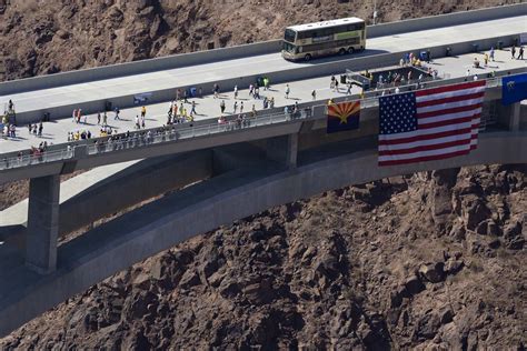 Thousands Walk New Hoover Dam Bypass Bridge Las Vegas Review Journal