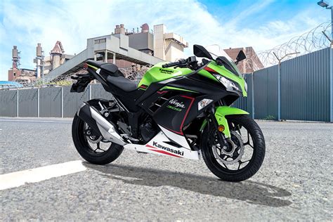 Kawasaki Ninja 300 Price Images Mileage And Reviews