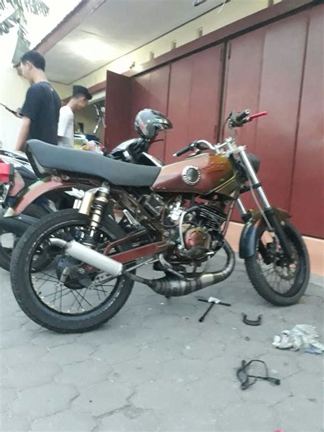 Piston memang memiliki cara kerja yang mempengaruhi mesin motor, tempat dimana mengeluarkan bahan bakar pada bagian silinder untuk diledakan. Harga Knalpot Pdk Rx King - Otomotif Modifikasi Indonesia